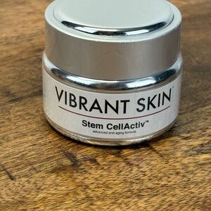 Vibrant Stem CellActiv Moisturizer - Silver